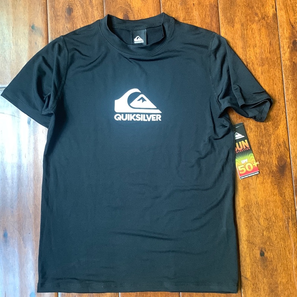 NWT Quiksilver rash guard swim shirt. Boys medium.